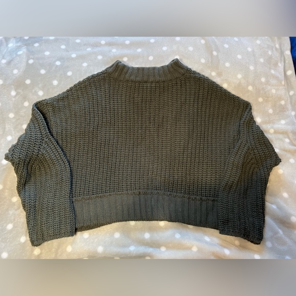 Knitted Green Pullover - Picture 3 of 8